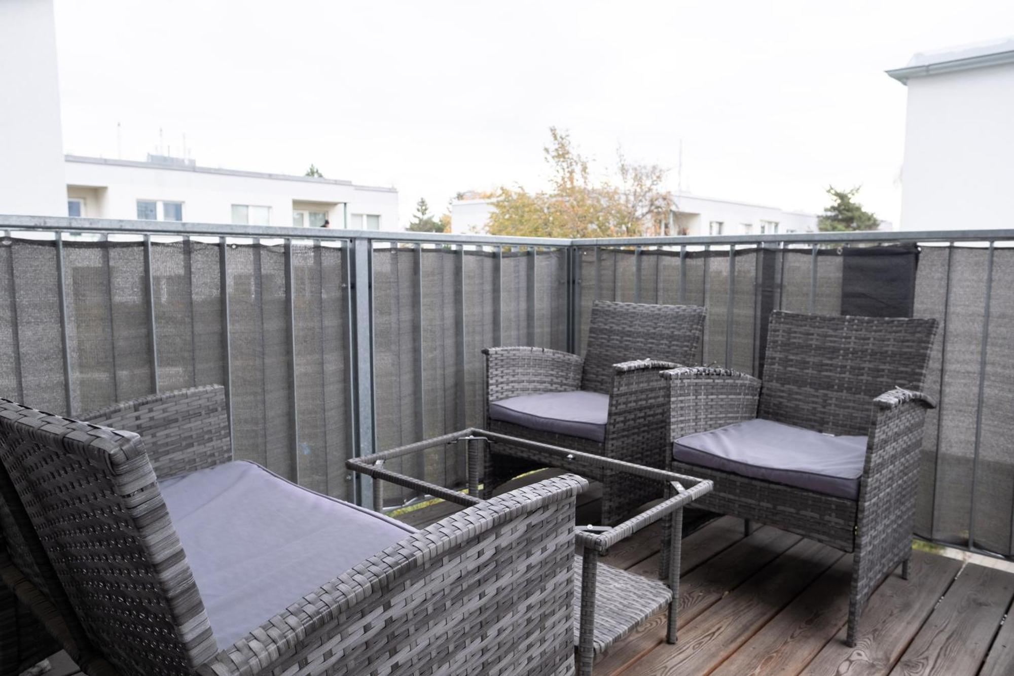 Modern Apartment W/ Cozy Balcony Near City Center Wien Exterior foto