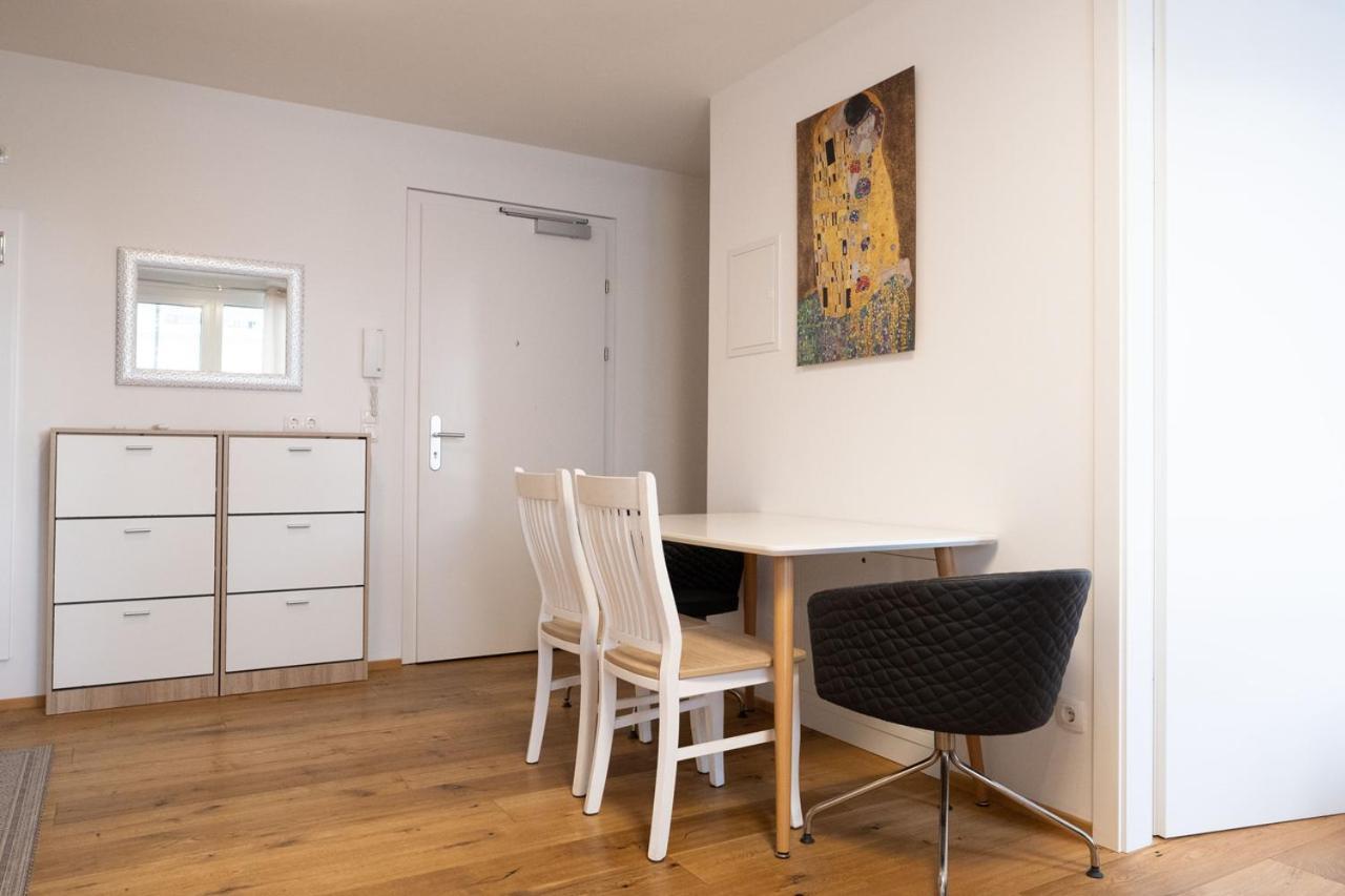Modern Apartment W/ Cozy Balcony Near City Center Wien Exterior foto